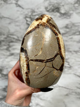 Load image into Gallery viewer, 1lb 14.2oz SEPTARIAN CALCITE FREEFORM
