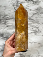 Load image into Gallery viewer, 1lb 4.6oz GOLDEN HEALER TOWER (CHIPPED TIP)
